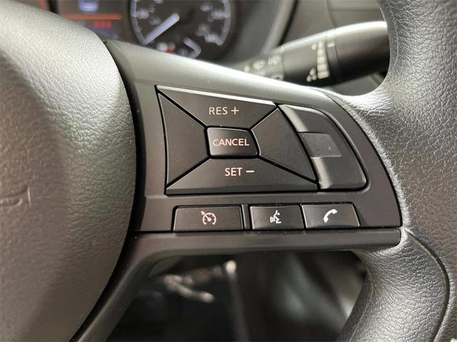 Photo of 2025 Glacier White Nissan Altima