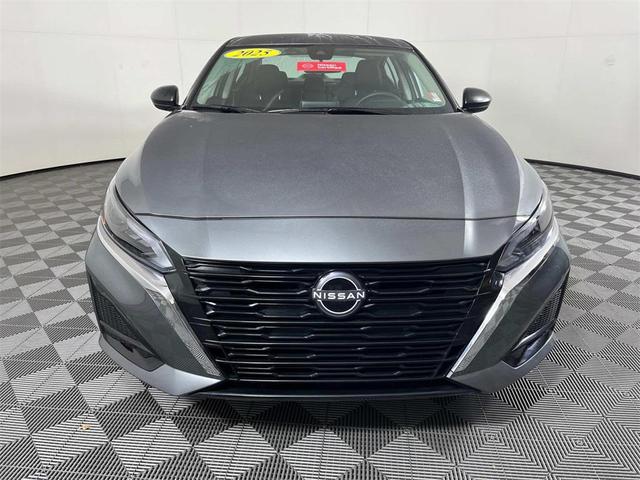 Photo of 2025 Gun Metallic Nissan Altima