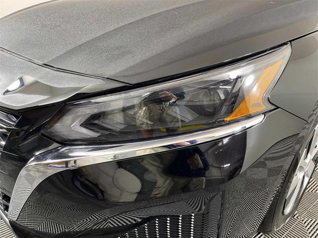 Photo of 2025 Super Black Clearcoat Nissan Altima