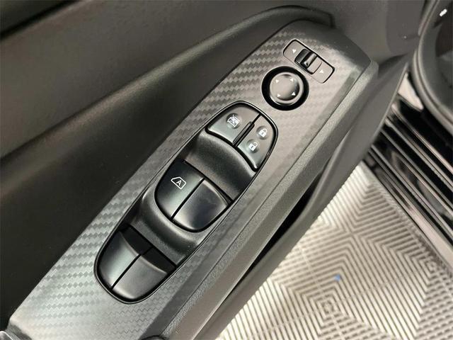 Photo of 2025 Super Black Clearcoat Nissan Altima