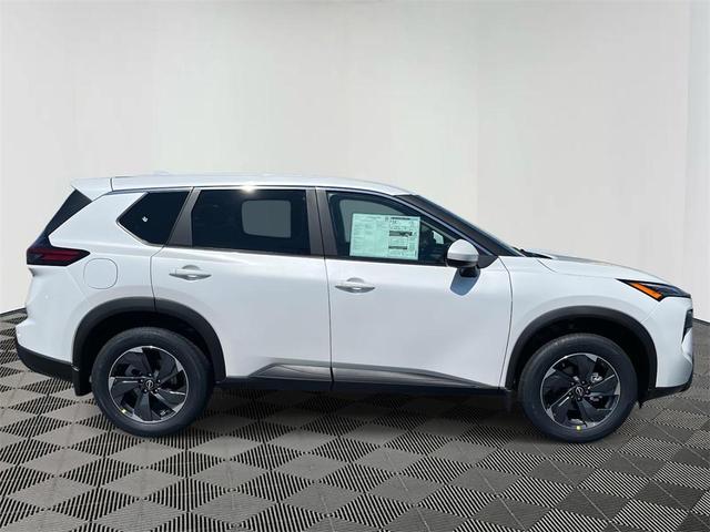 Photo of 2026 White Pearl Nissan Rogue