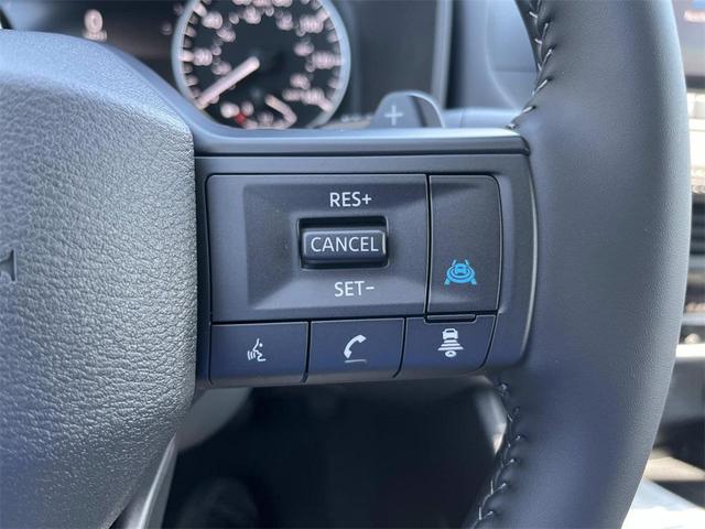 Photo of 2026 White Pearl Nissan Rogue