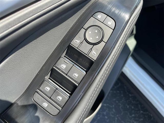 Photo of 2026 White Pearl Nissan Rogue