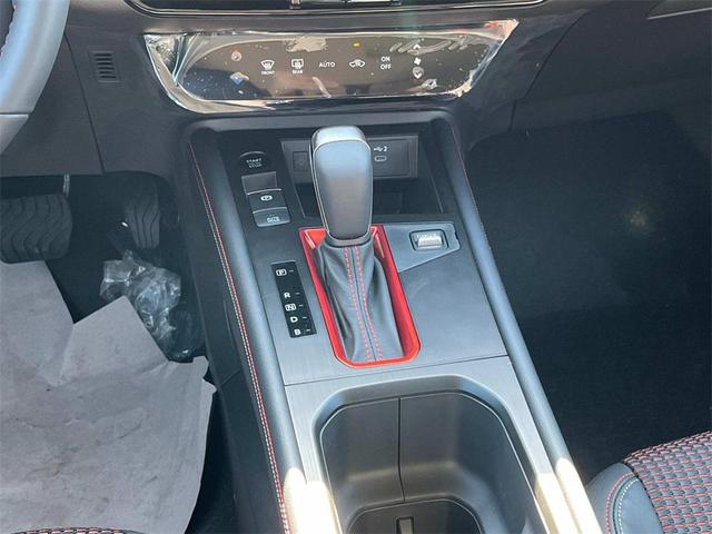 Photo of 2025 Super Black Nissan Kicks