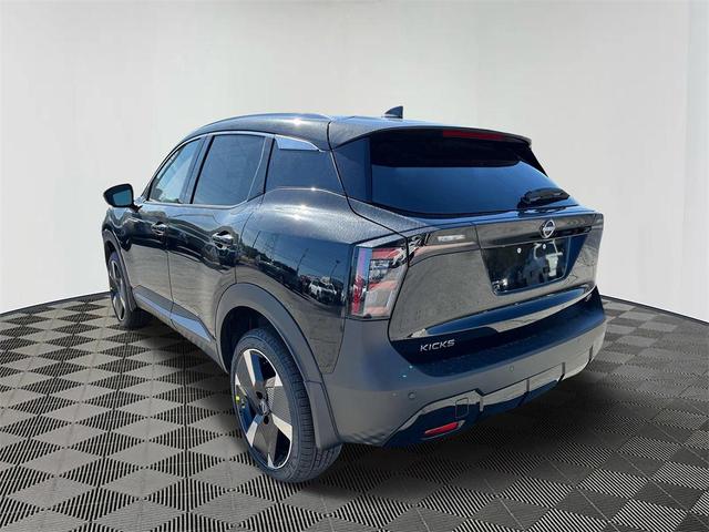 Photo of 2025 Super Black Nissan Kicks
