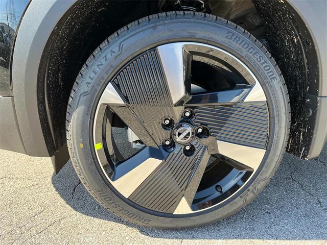 Photo of 2025 Super Black Nissan Kicks
