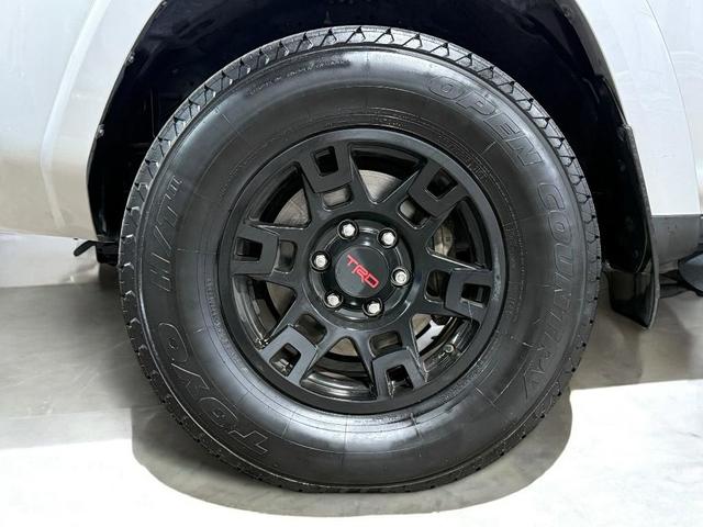 Photo of 2021 Classic Silver Metallic Toyota 4Runner
