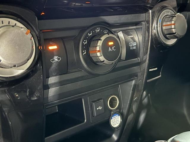 Photo of 2021 Classic Silver Metallic Toyota 4Runner