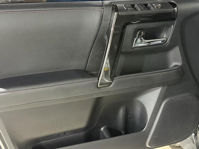Photo of 2021 Classic Silver Metallic Toyota 4Runner