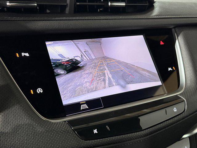 Photo of 2025 Crystal White Tricoat Cadillac XT6