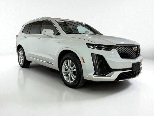 Photo of 2025 Crystal White Tricoat Cadillac XT6