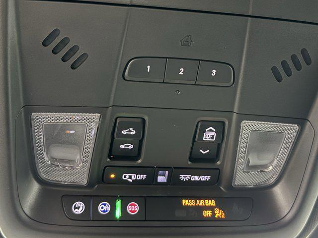 Photo of 2025 Crystal White Tricoat Cadillac XT6