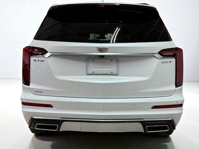 Photo of 2025 Crystal White Tricoat Cadillac XT6