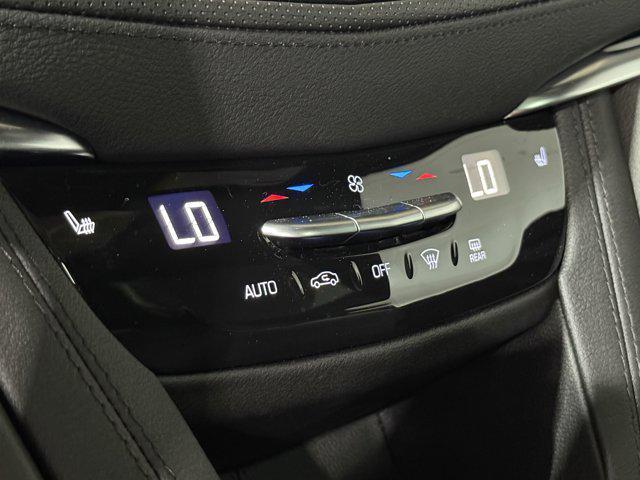 Photo of 2025 Crystal White Tricoat Cadillac XT6