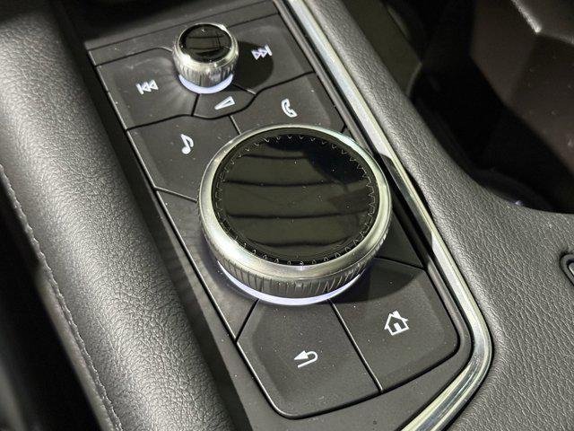 Photo of 2025 Crystal White Tricoat Cadillac XT6