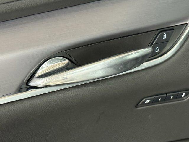 Photo of 2025 Crystal White Tricoat Cadillac XT6