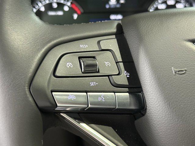 Photo of 2025 Crystal White Tricoat Cadillac XT6