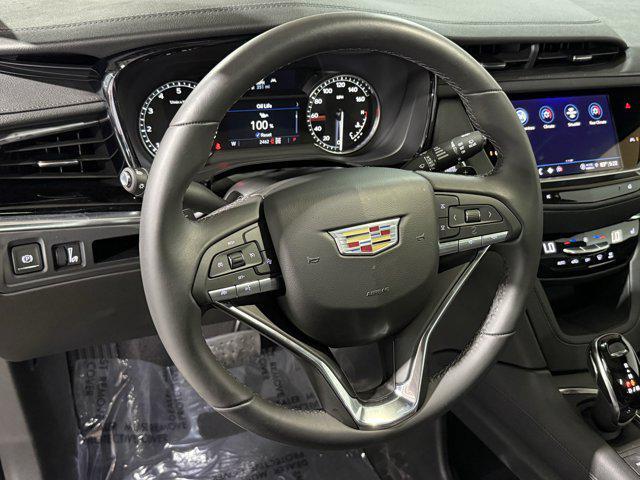 Photo of 2025 Crystal White Tricoat Cadillac XT6