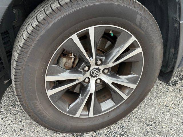 Photo of 2016 Blue Toyota Highlander