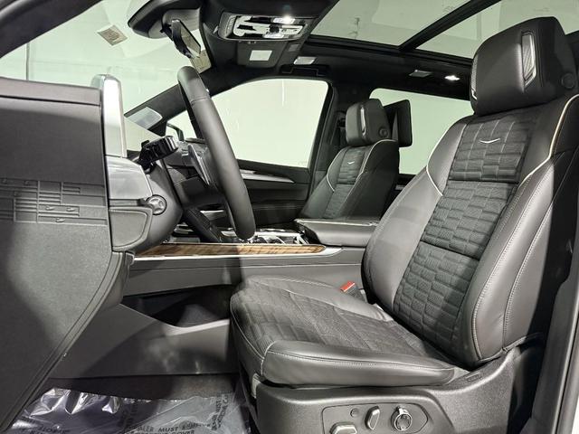 Photo of 2025 Crystal White Tricoat Cadillac Escalade ESV