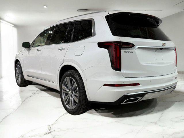 Photo of 2025 Crystal White Tricoat Cadillac XT6