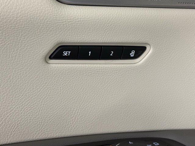 Photo of 2025 Crystal White Tricoat Cadillac XT6