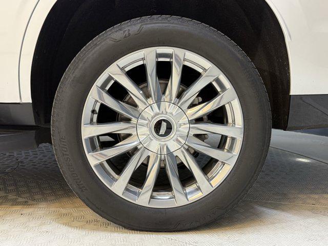 Photo of 2023 Crystal White Tricoat Cadillac Escalade