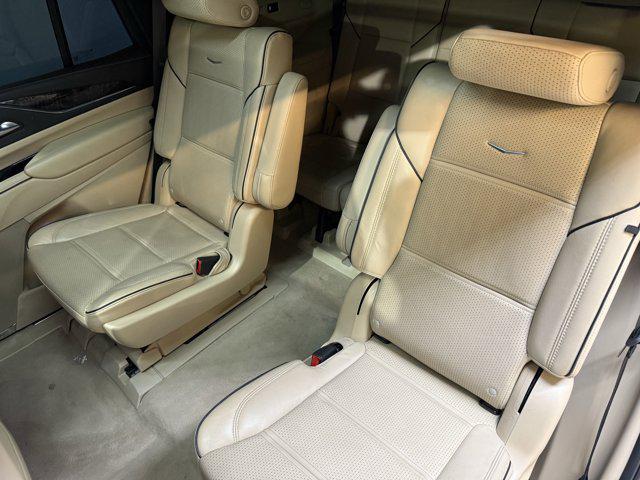 Photo of 2023 Crystal White Tricoat Cadillac Escalade