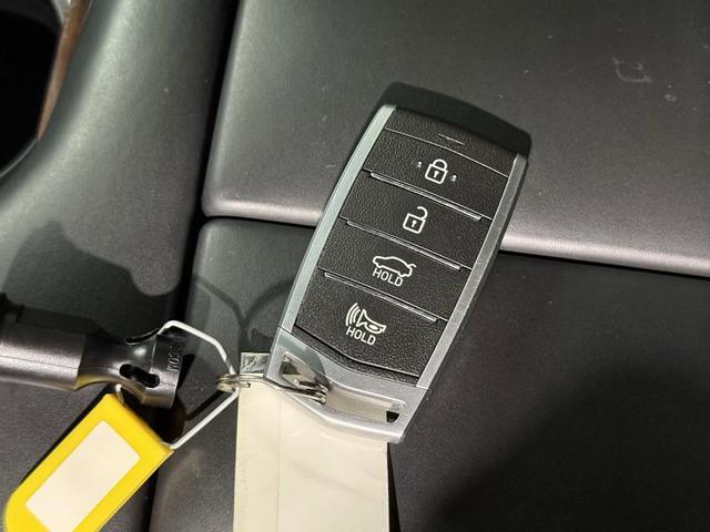 Photo of 2018 Victoria Black Genesis G90