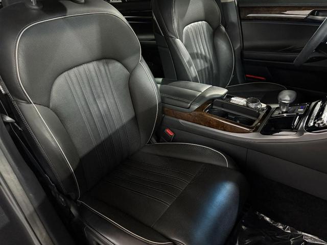 Photo of 2018 Victoria Black Genesis G90