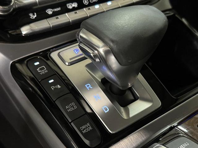 Photo of 2018 Victoria Black Genesis G90