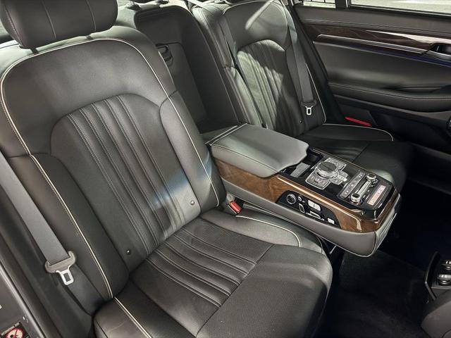 Photo of 2018 Victoria Black Genesis G90