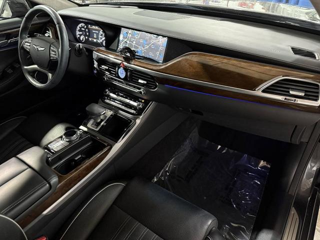 Photo of 2018 Victoria Black Genesis G90