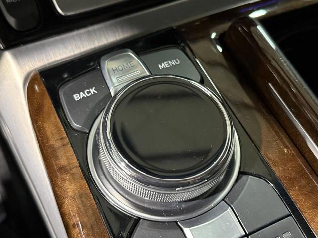Photo of 2018 Victoria Black Genesis G90