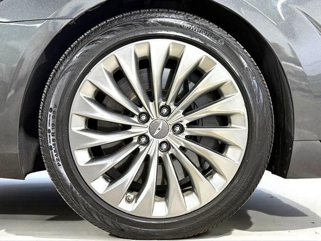 Photo of 2018 Victoria Black Genesis G90
