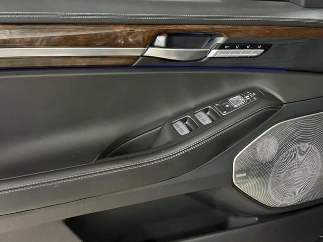 Photo of 2018 Victoria Black Genesis G90