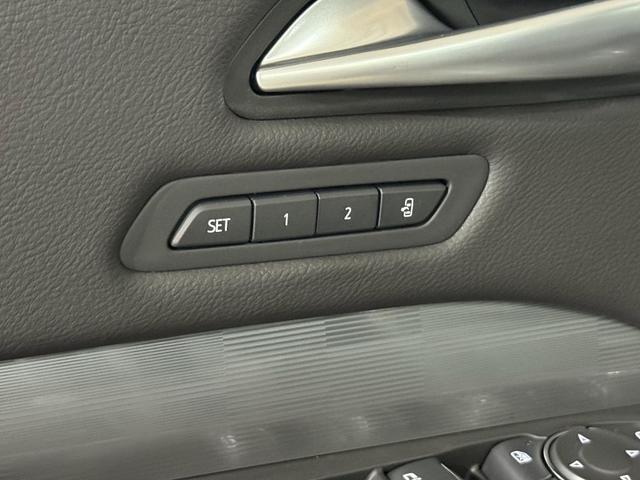 Photo of 2025 Emerald Lake Metallic Cadillac XT4
