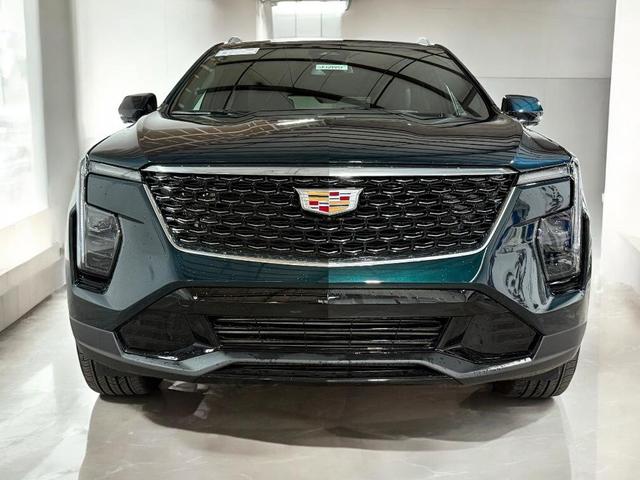 Photo of 2025 Emerald Lake Metallic Cadillac XT4