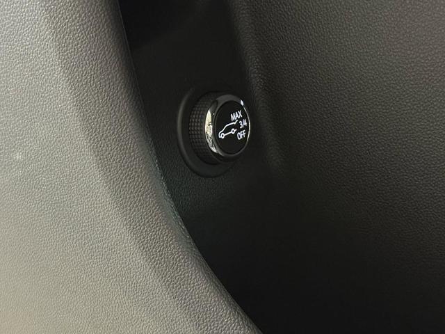 Photo of 2025 Emerald Lake Metallic Cadillac XT4