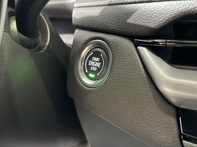 Photo of 2025 Emerald Lake Metallic Cadillac XT4