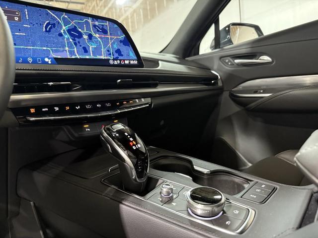 Photo of 2025 Emerald Lake Metallic Cadillac XT4