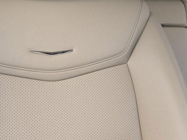 Photo of 2025 Crystal White Tricoat Cadillac XT5