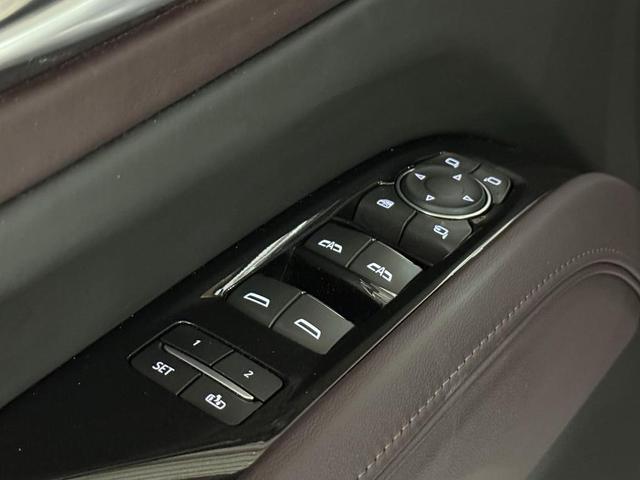Photo of 2023 Crystal White Tricoat Cadillac Escalade
