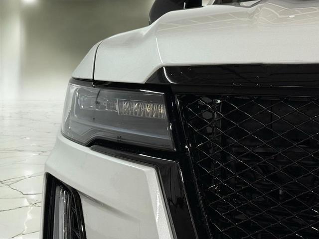 Photo of 2023 Crystal White Tricoat Cadillac Escalade