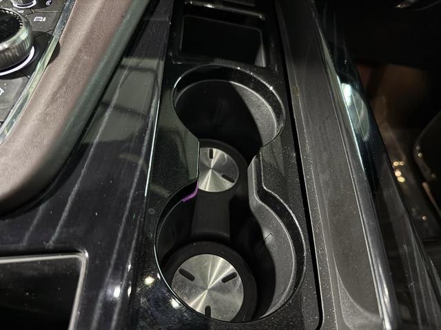 Photo of 2023 Crystal White Tricoat Cadillac Escalade