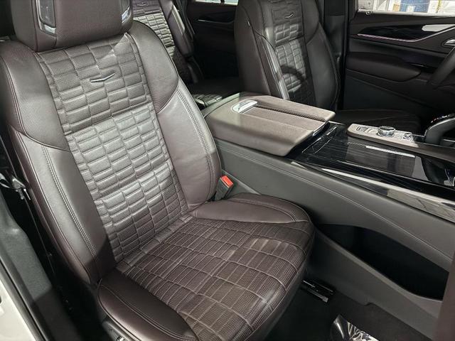 Photo of 2023 Crystal White Tricoat Cadillac Escalade