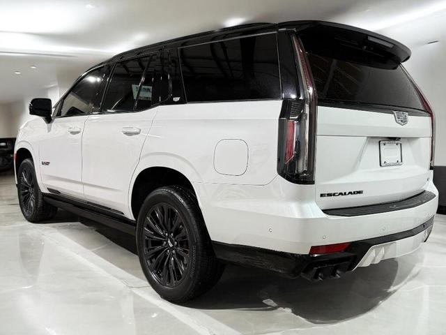 Photo of 2023 Crystal White Tricoat Cadillac Escalade