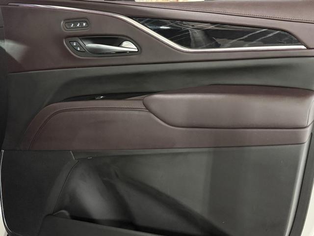 Photo of 2023 Crystal White Tricoat Cadillac Escalade