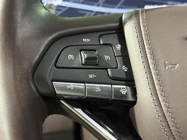 Photo of 2023 Crystal White Tricoat Cadillac Escalade