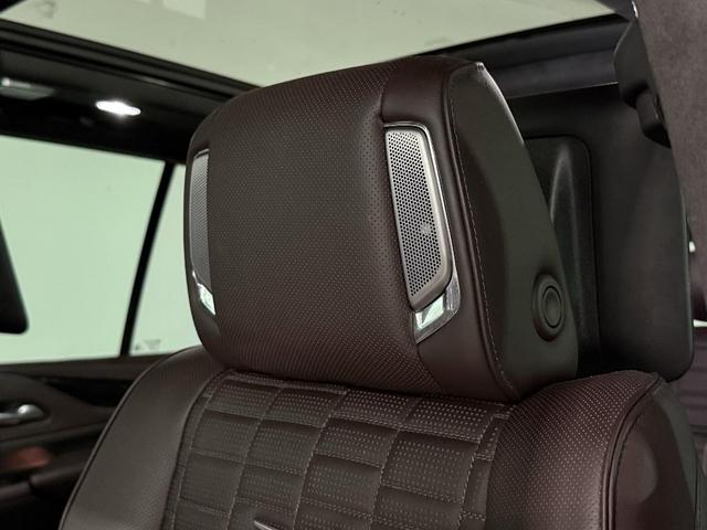 Photo of 2023 Crystal White Tricoat Cadillac Escalade
